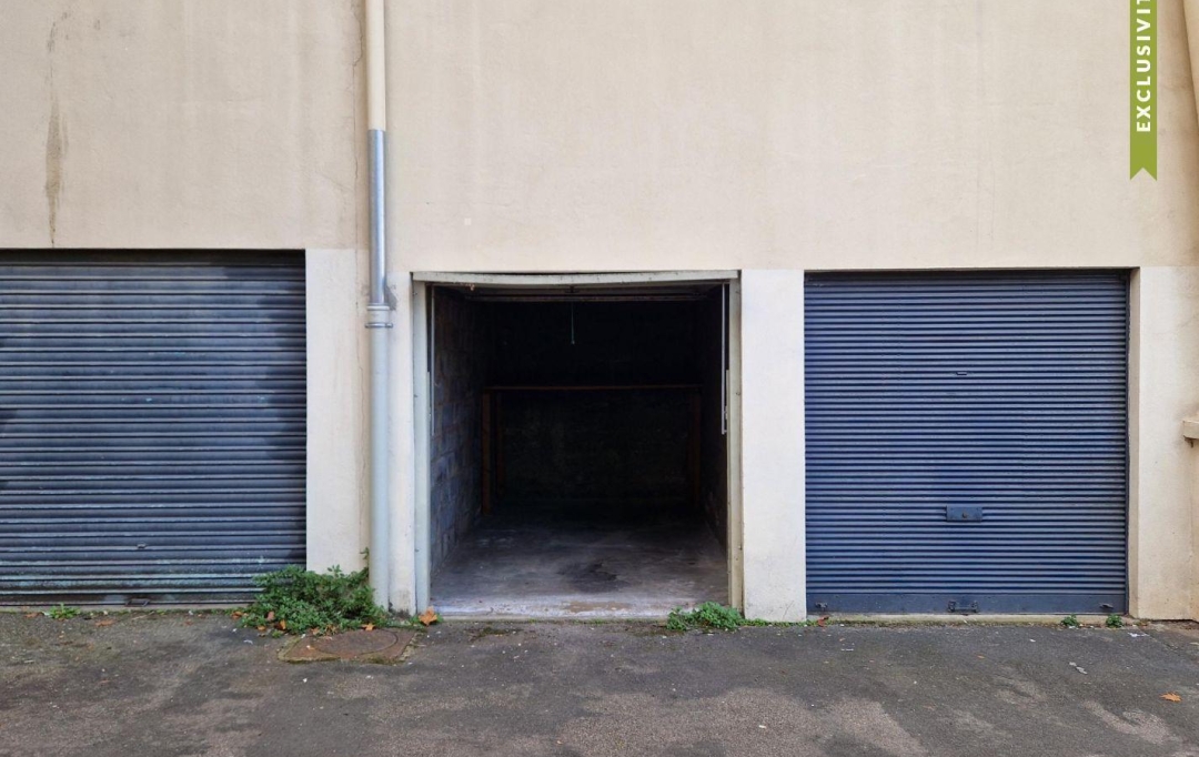 Annonces CHAPONOST : Garage / Parking | LYON (69003) | 10 m2 | 16 000 € 