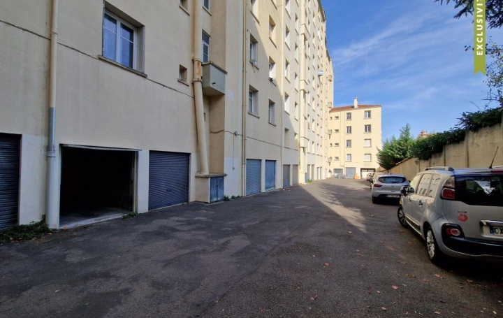  Annonces CHAPONOST Garage / Parking | LYON (69003) | 10 m2 | 16 000 € 